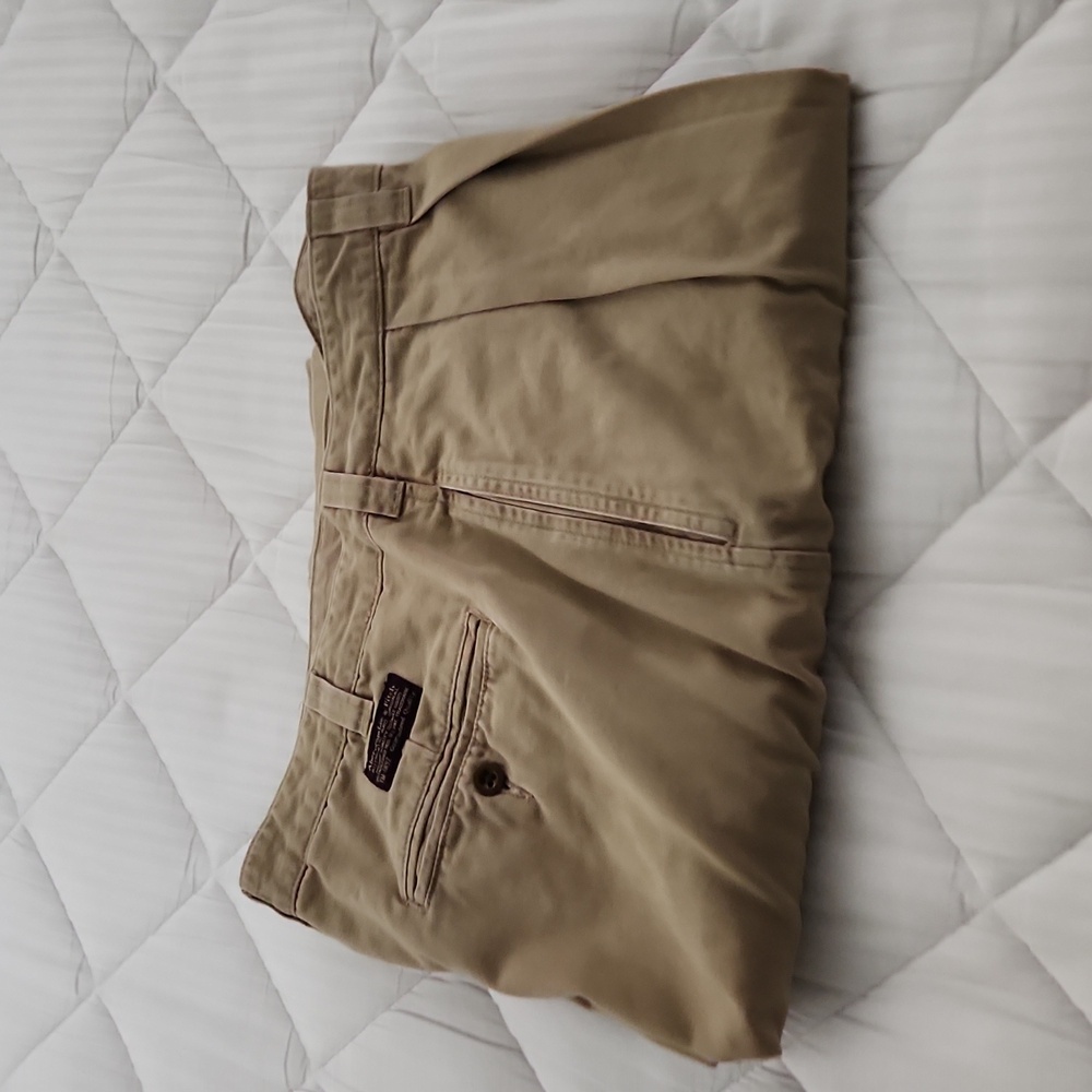 Abercromby and Fitch men's khaki Pant.